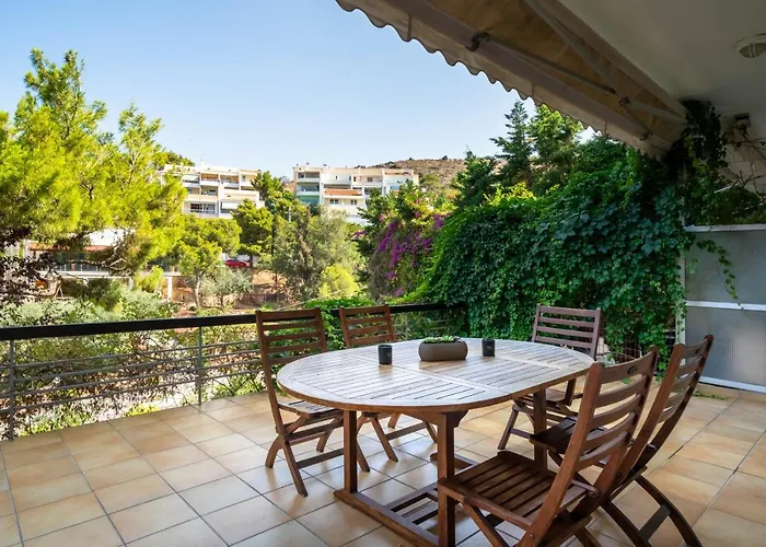 Vouliagmeni Honeymoon Suite