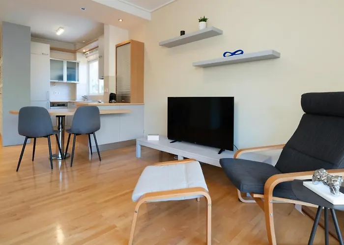 Vouliagmeni Honeymoon Suite