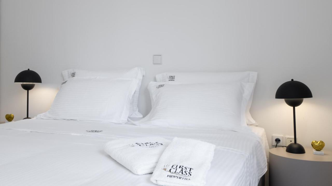 Vouliagmeni Honeymoon *